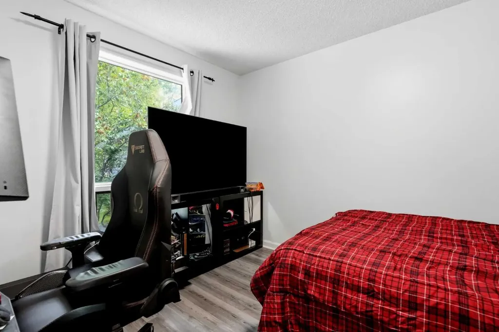 40 Mckerrell Close SE Calgary AB T2Z 1M7
