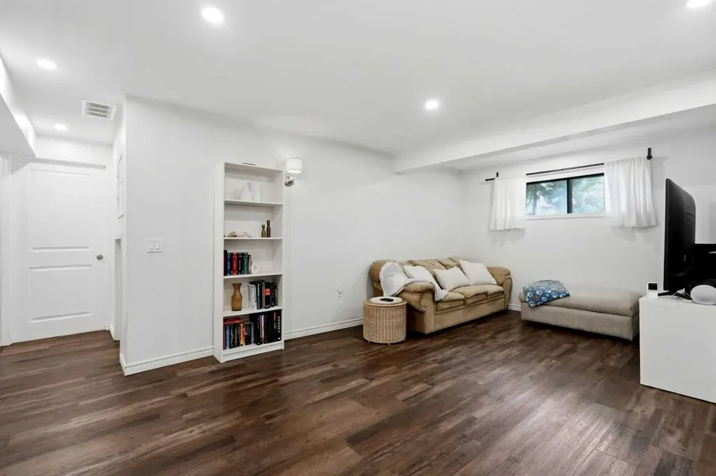 40 Mckerrell Close SE Calgary AB T2Z 1M7