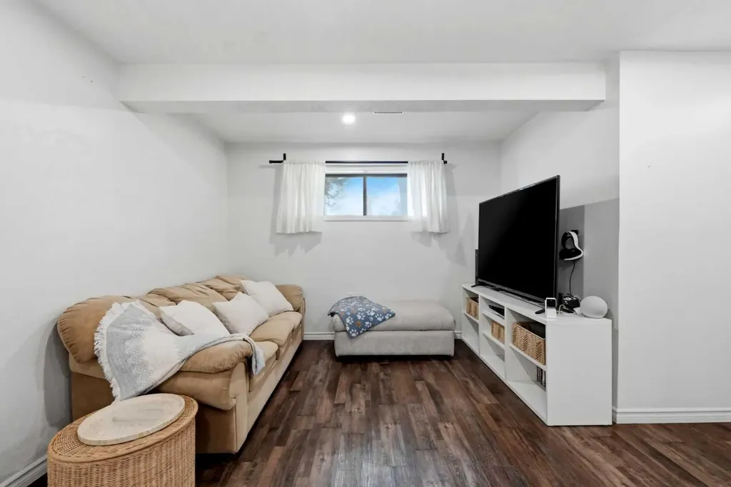 40 Mckerrell Close SE Calgary AB T2Z 1M7