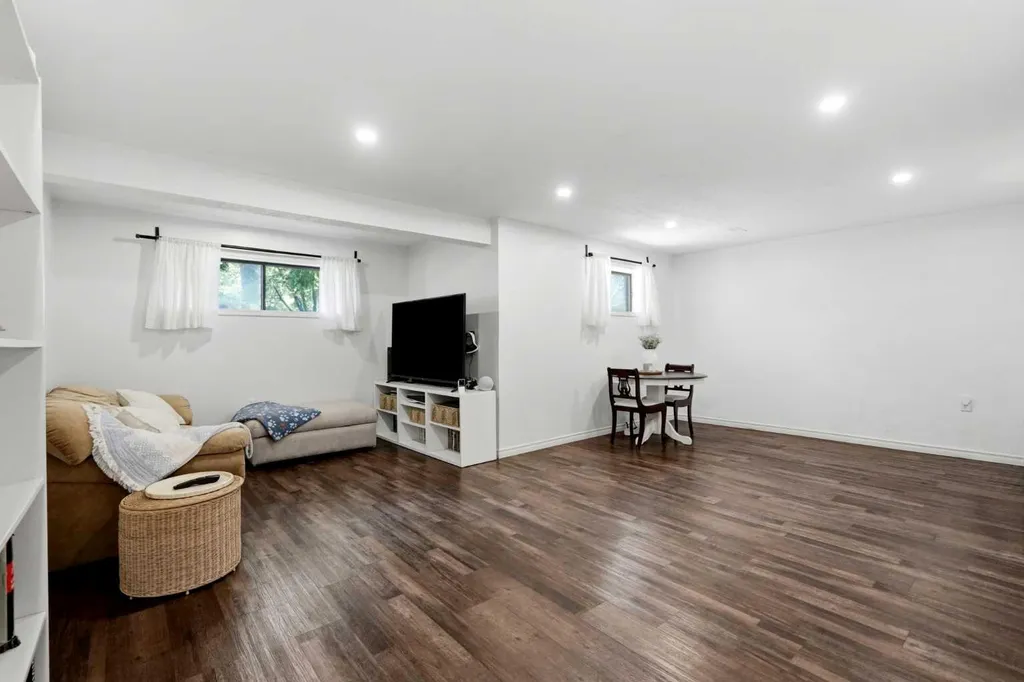 40 Mckerrell Close SE Calgary AB T2Z 1M7
