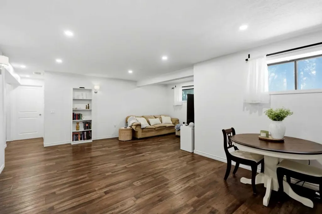 40 Mckerrell Close SE Calgary AB T2Z 1M7