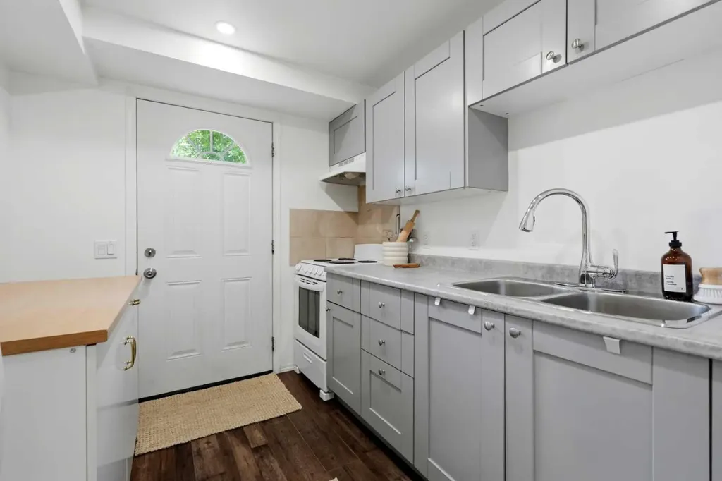 40 Mckerrell Close SE Calgary AB T2Z 1M7