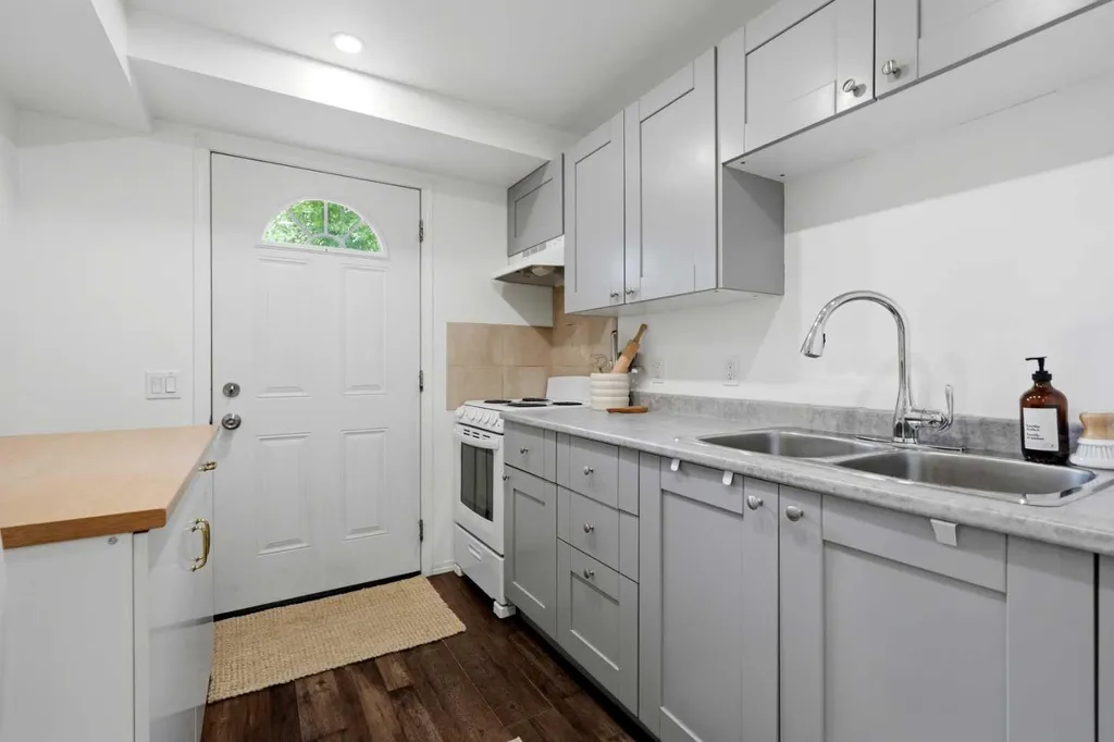 40 Mckerrell Close SE Calgary AB T2Z 1M7