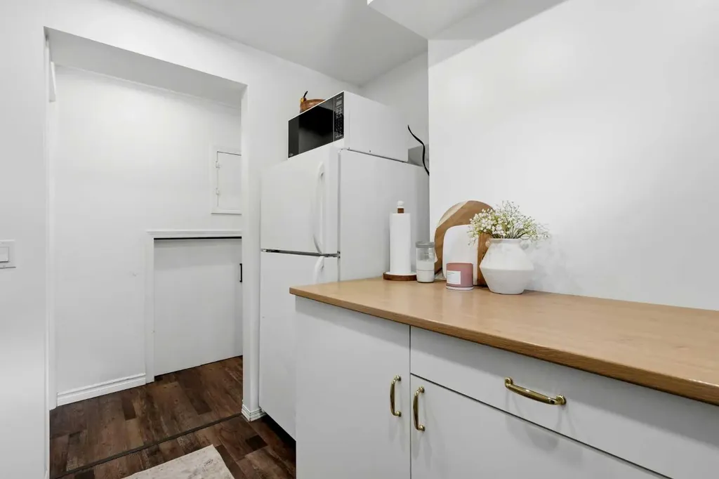 40 Mckerrell Close SE Calgary AB T2Z 1M7