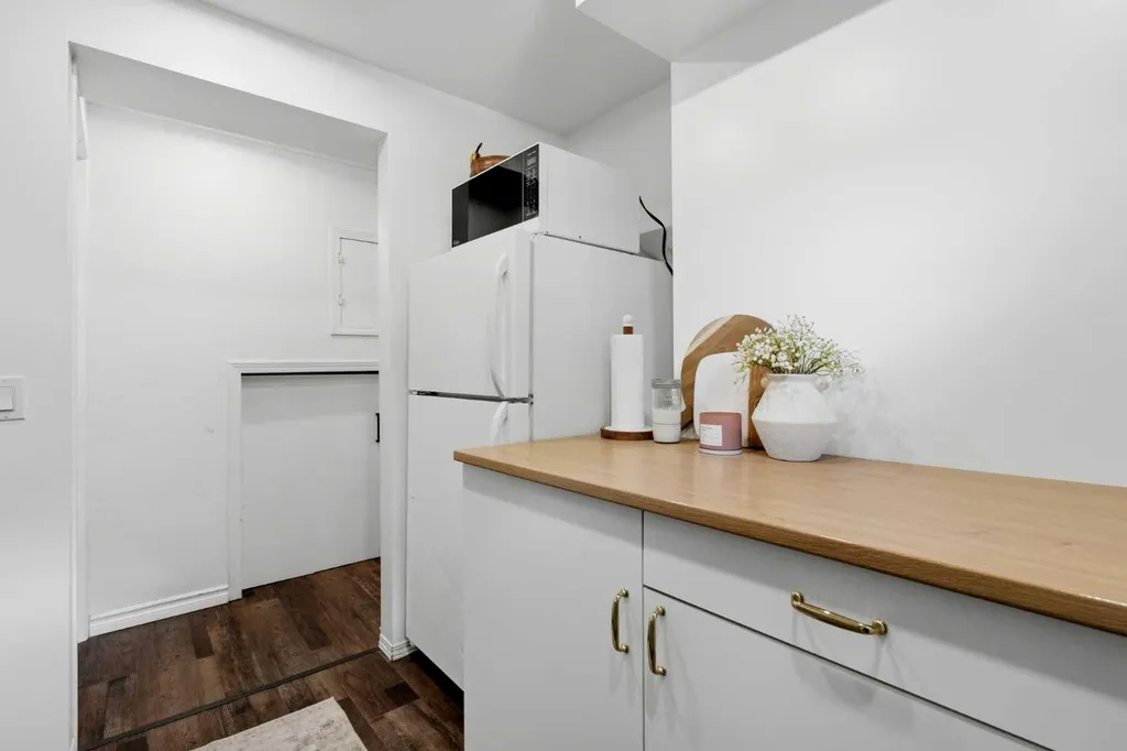 40 Mckerrell Close SE Calgary AB T2Z 1M7