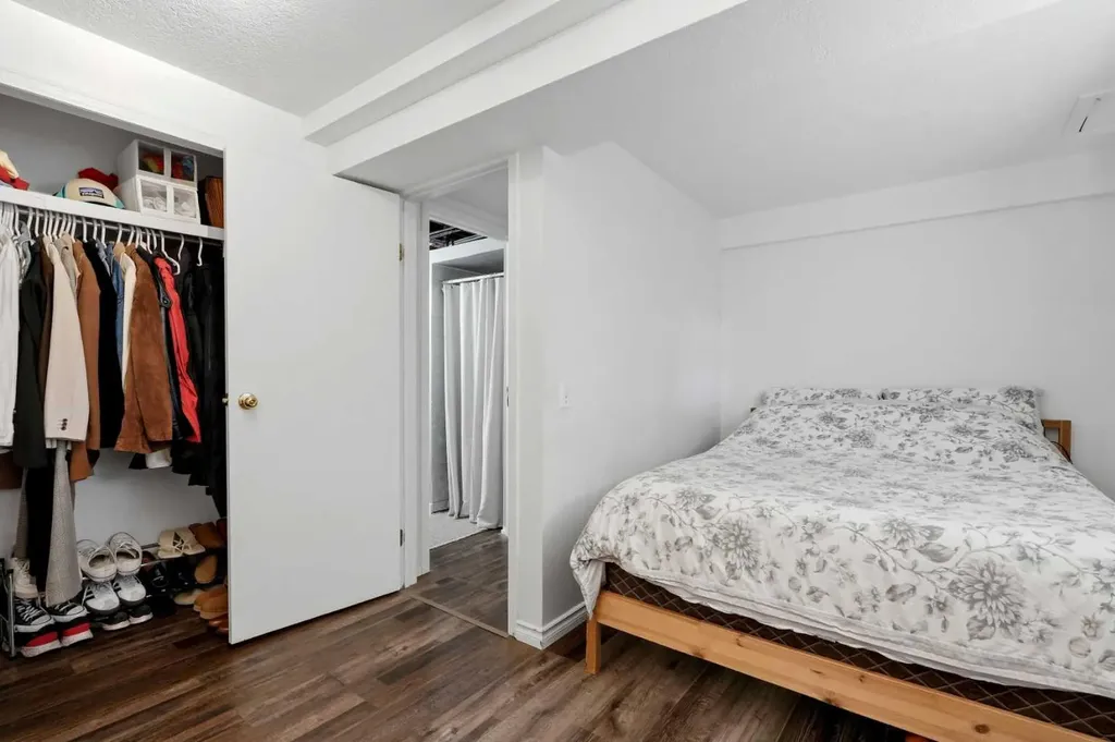 40 Mckerrell Close SE Calgary AB T2Z 1M7