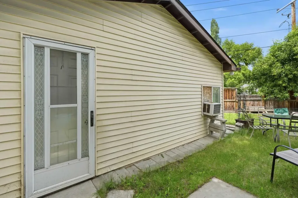 40 Mckerrell Close SE Calgary AB T2Z 1M7