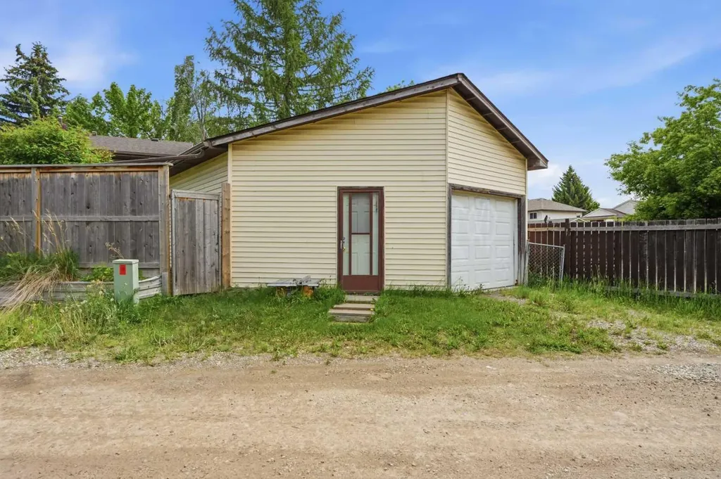 40 Mckerrell Close SE Calgary AB T2Z 1M7