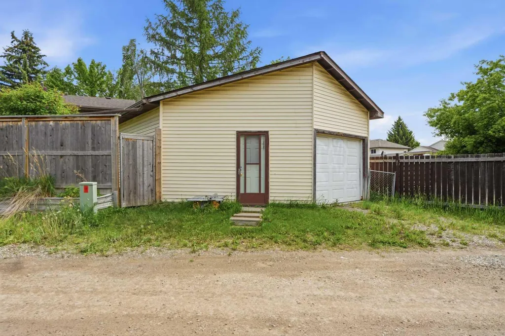 40 Mckerrell Close SE Calgary AB T2Z 1M7
