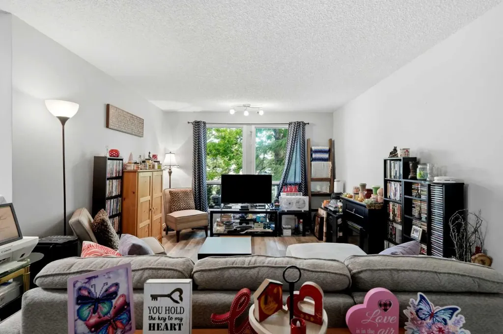 40 Mckerrell Close SE Calgary AB T2Z 1M7