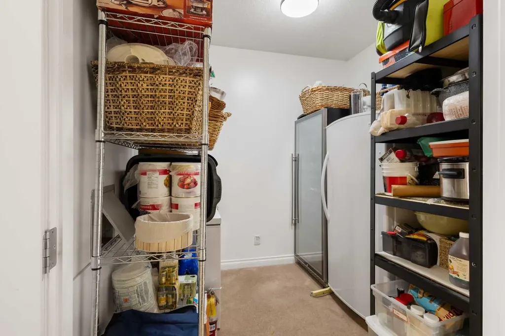8 Hemlock Crescent SW Calgary AB T3C 2Z1