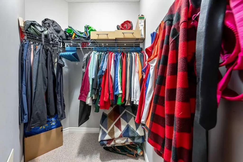 3111 34 Avenue NW Calgary AB T2L0Y2