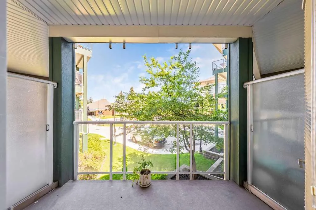 3111 34 Avenue NW Calgary AB T2L0Y2