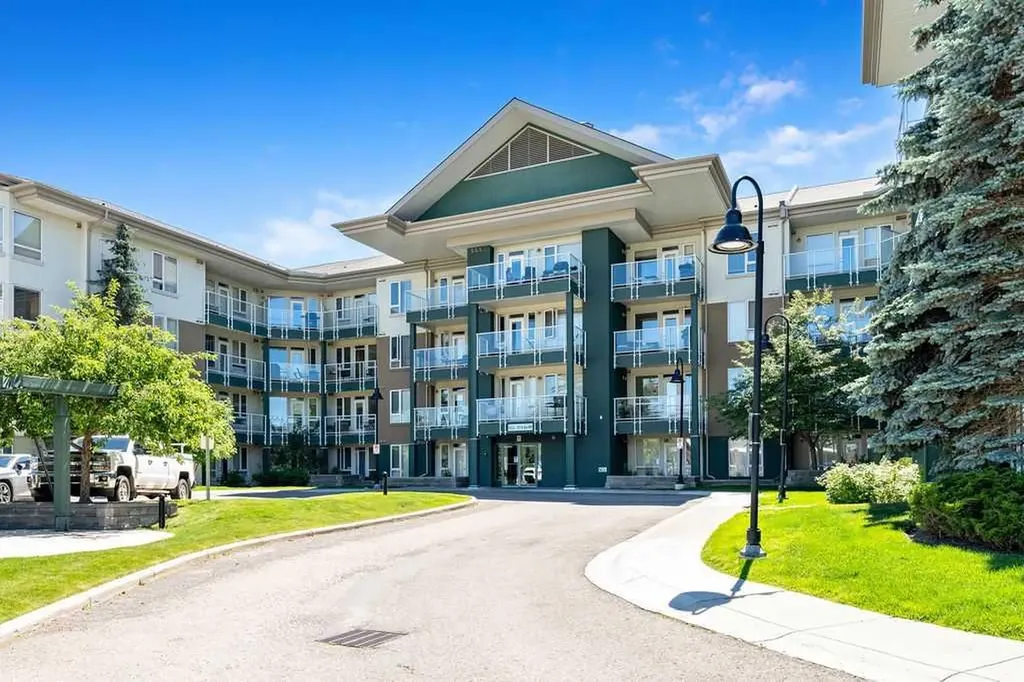 3111 34 Avenue NW Calgary AB T2L0Y2