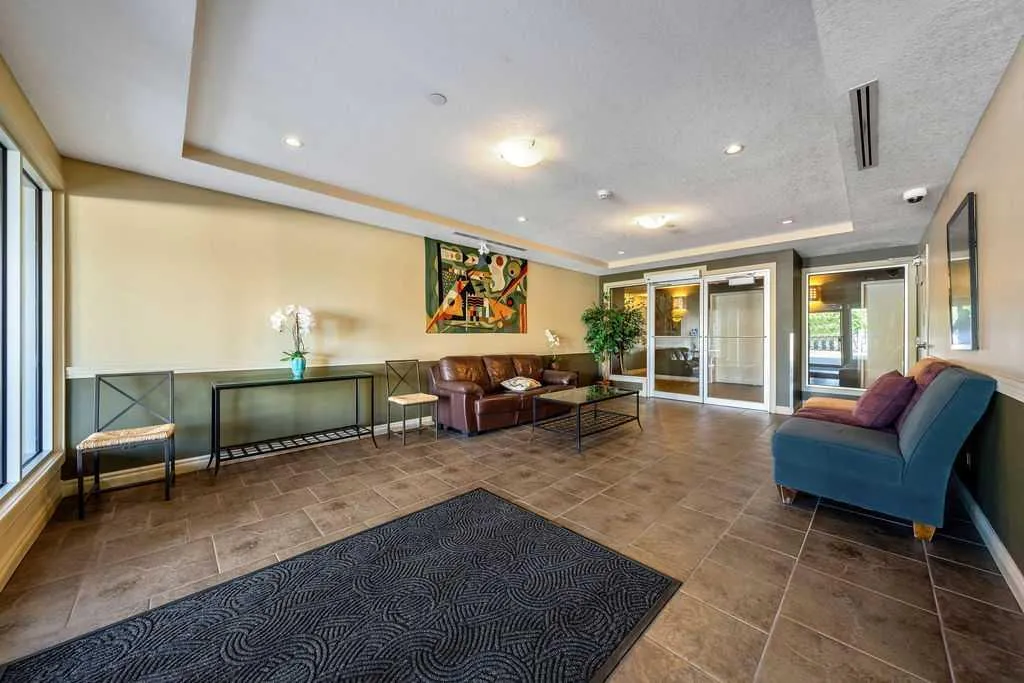 3111 34 Avenue NW Calgary AB T2L0Y2