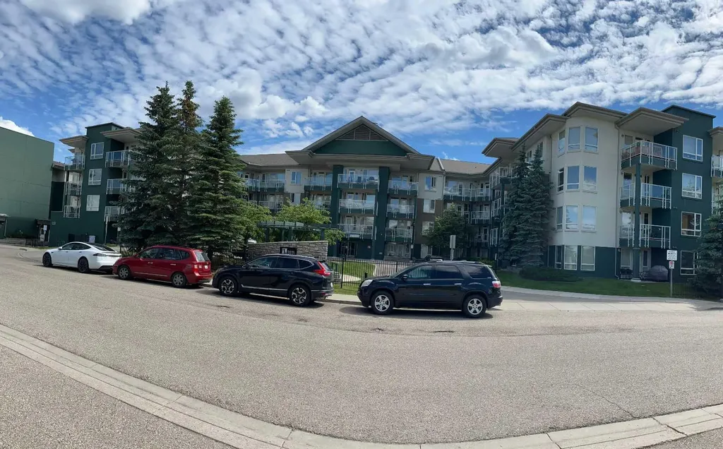 3111 34 Avenue NW Calgary AB T2L0Y2
