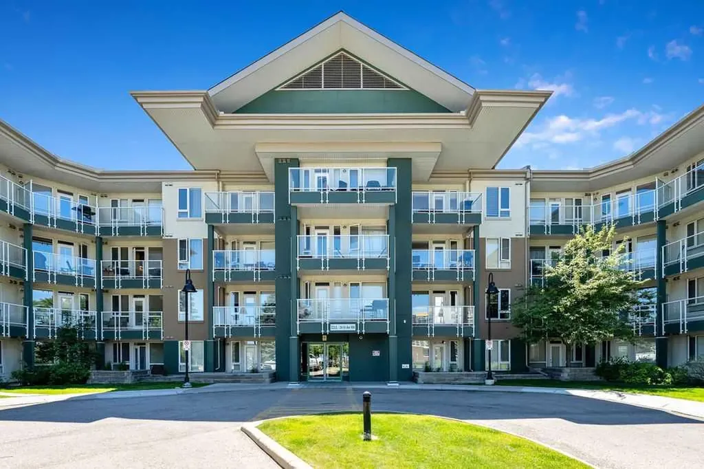 3111 34 Avenue NW Calgary AB T2L0Y2
