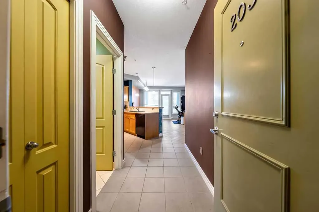 3111 34 Avenue NW Calgary AB T2L0Y2