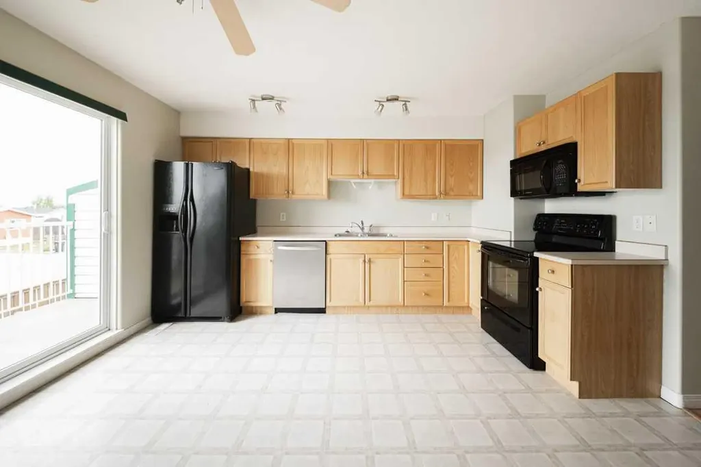 123 Arabian Drive Fort Mcmurray AB T9H5N9