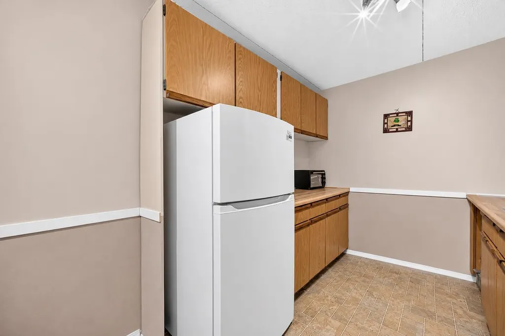 5204 Dalton Drive NW Calgary AB T3A 3H1