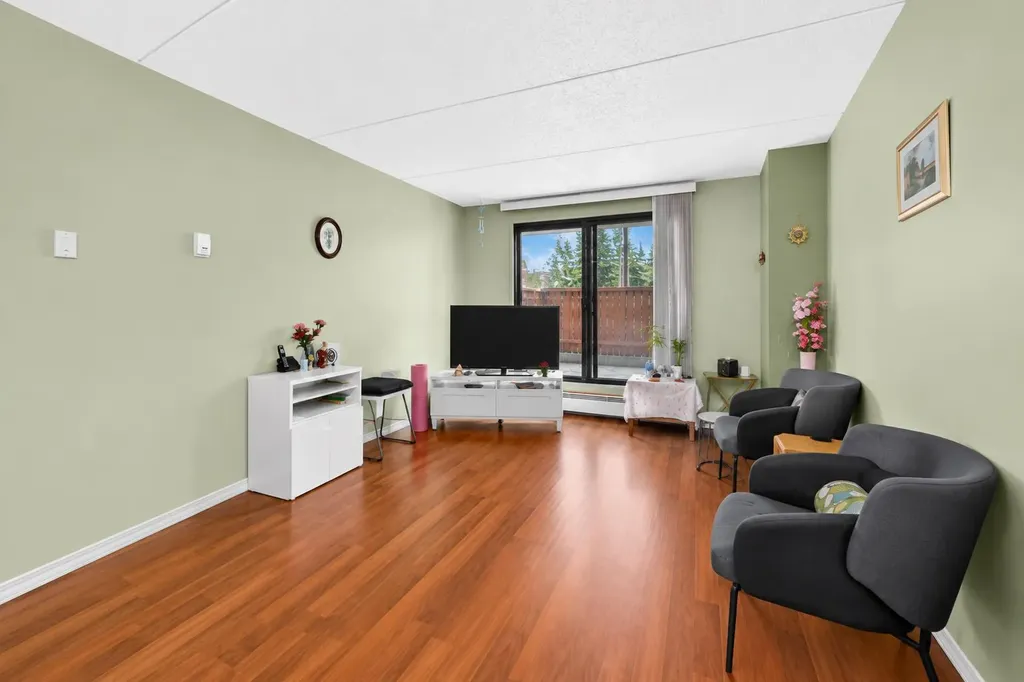 5204 Dalton Drive NW Calgary AB T3A 3H1