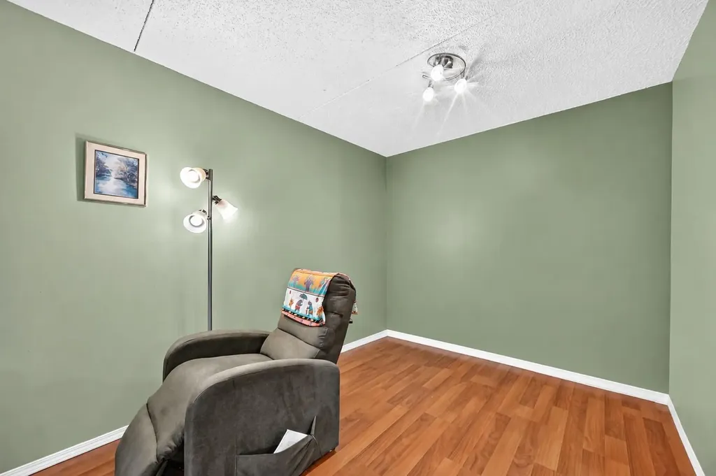 5204 Dalton Drive NW Calgary AB T3A 3H1