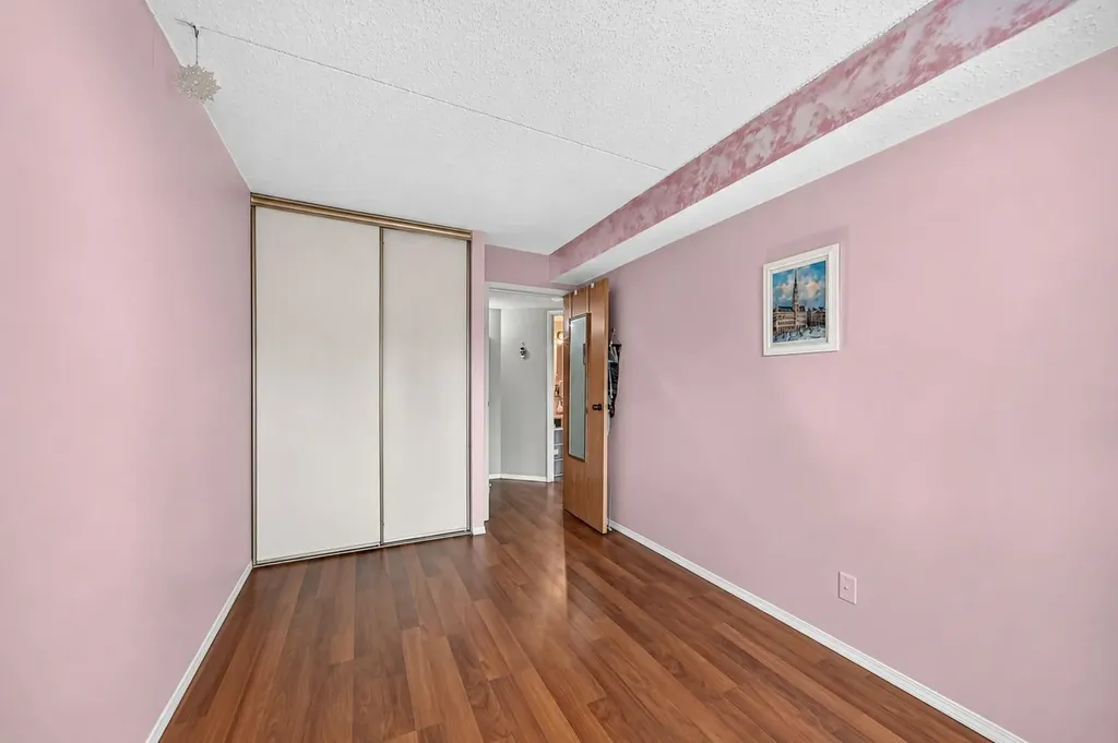 5204 Dalton Drive NW Calgary AB T3A 3H1