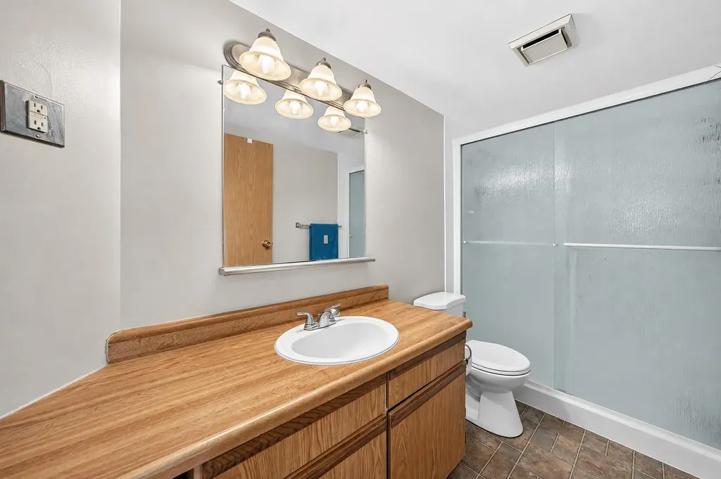 5204 Dalton Drive NW Calgary AB T3A 3H1