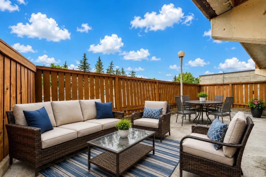 5204 Dalton Drive NW Calgary AB T3A 3H1