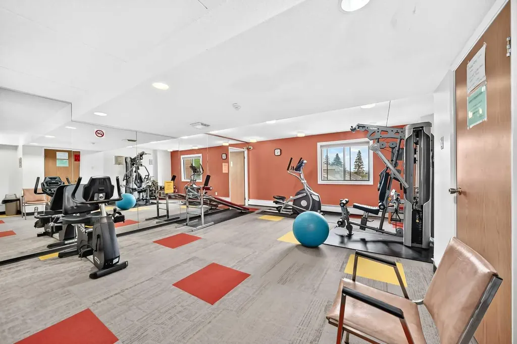 5204 Dalton Drive NW Calgary AB T3A 3H1