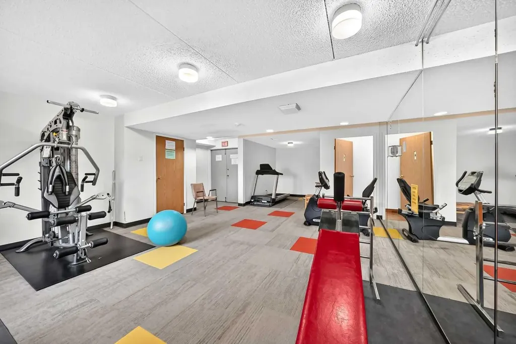 5204 Dalton Drive NW Calgary AB T3A 3H1