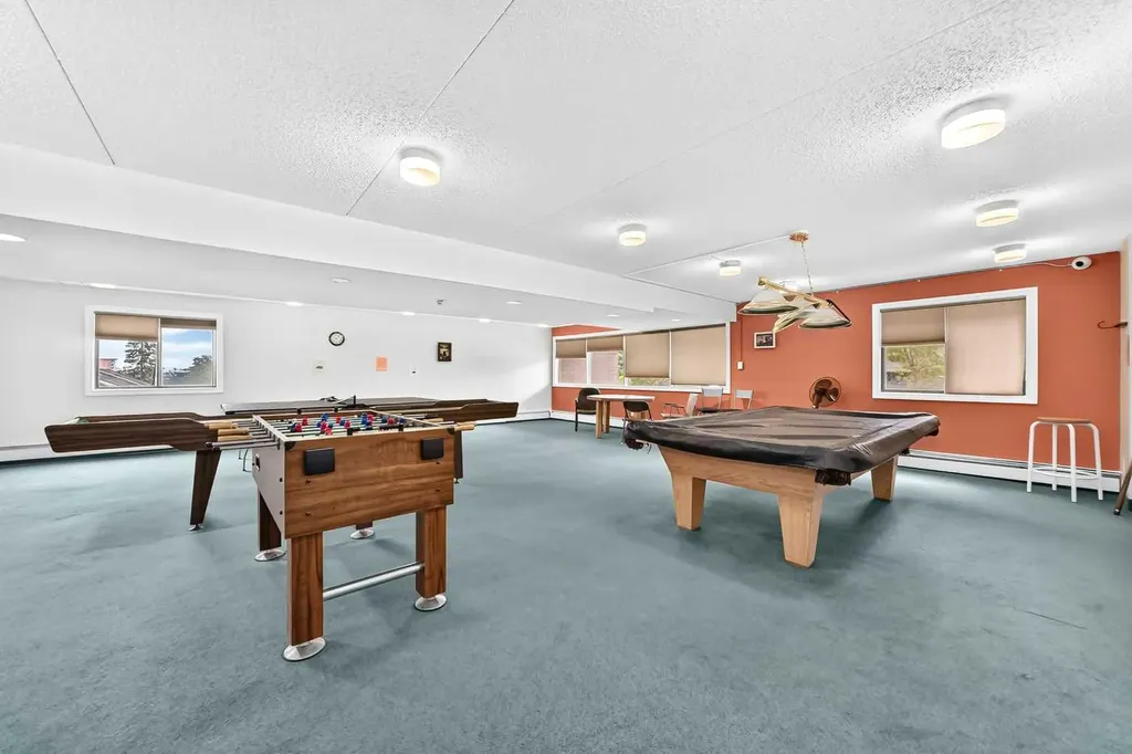5204 Dalton Drive NW Calgary AB T3A 3H1