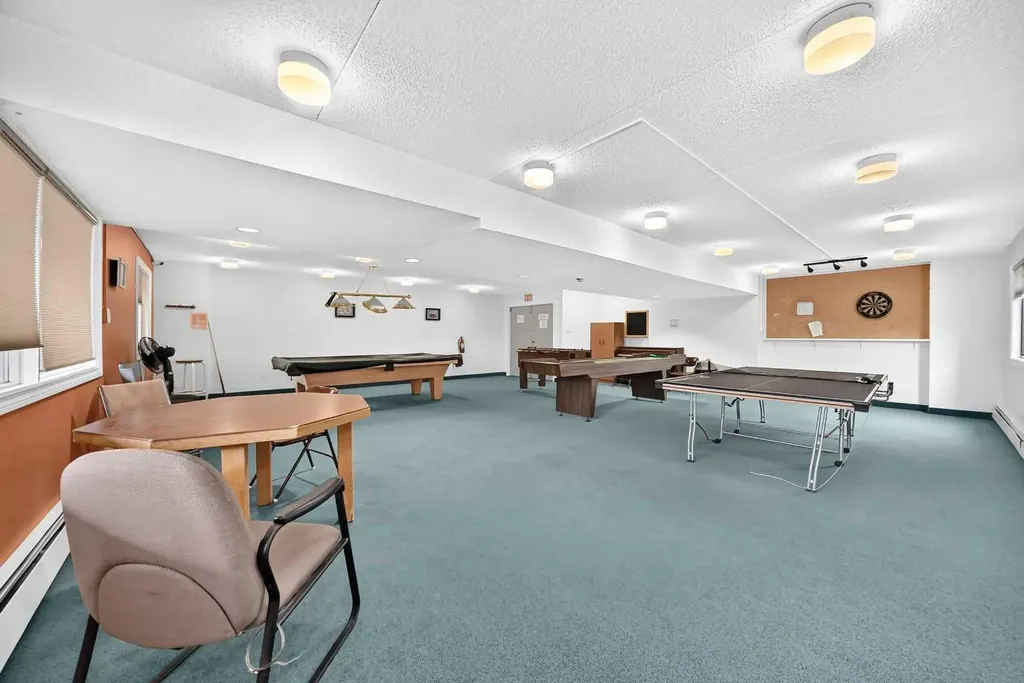 5204 Dalton Drive NW Calgary AB T3A 3H1