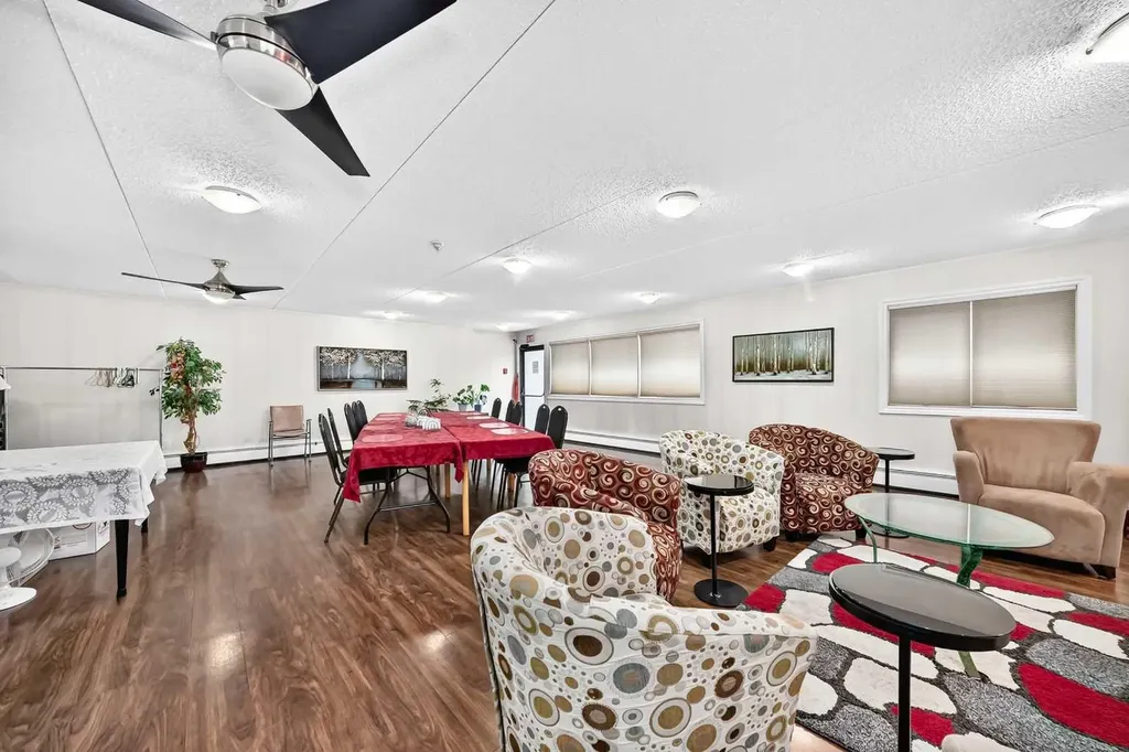 5204 Dalton Drive NW Calgary AB T3A 3H1