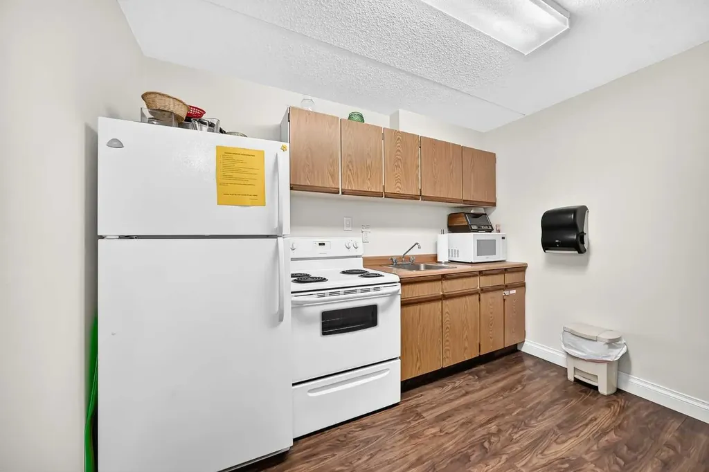 5204 Dalton Drive NW Calgary AB T3A 3H1