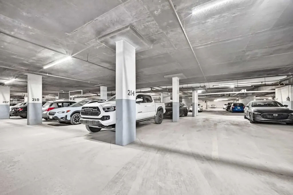 5204 Dalton Drive NW Calgary AB T3A 3H1