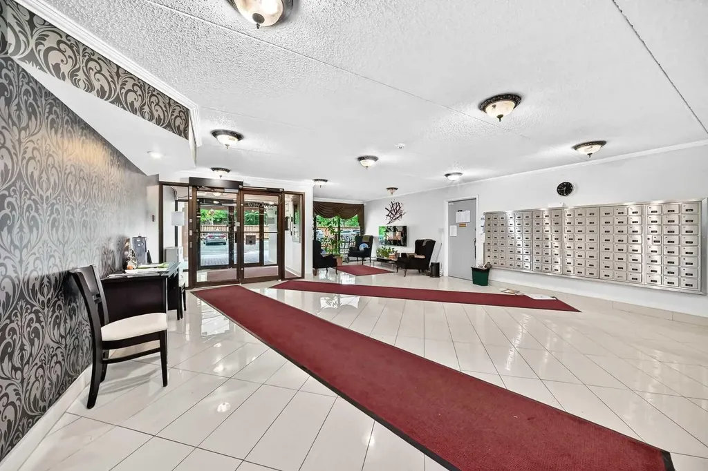5204 Dalton Drive NW Calgary AB T3A 3H1