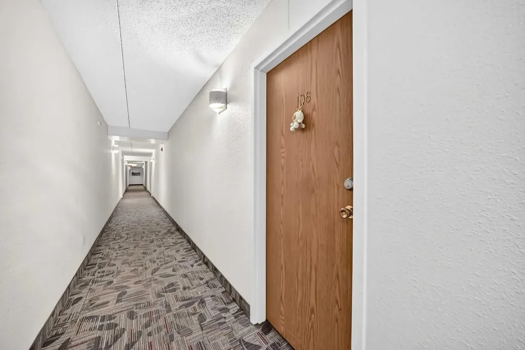 5204 Dalton Drive NW Calgary AB T3A 3H1