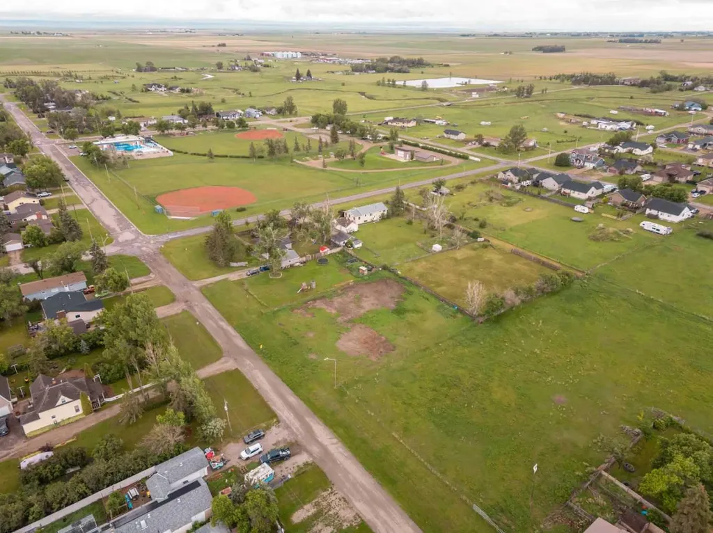 225 5th Street Stirling AB T0K2E0