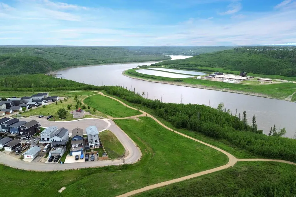 868 Athabasca Avenue Fort Mcmurray AB T9J 1H7