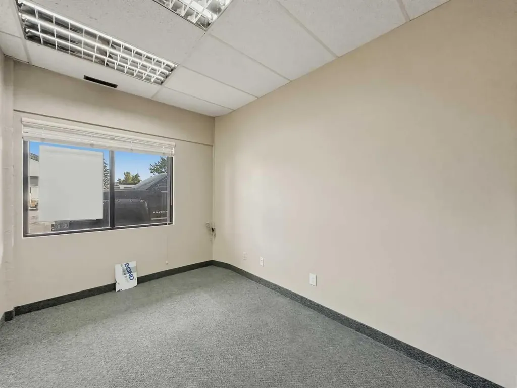 233 3 Avenue Strathmore AB T4A 0X8