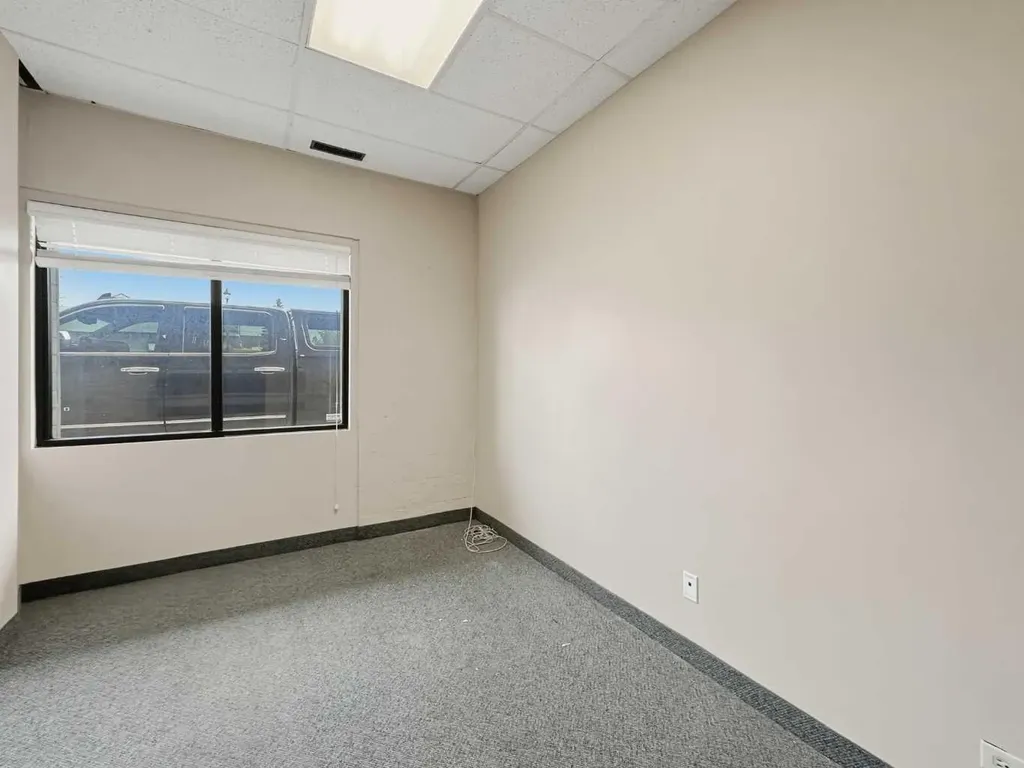 233 3 Avenue Strathmore AB T4A 0X8