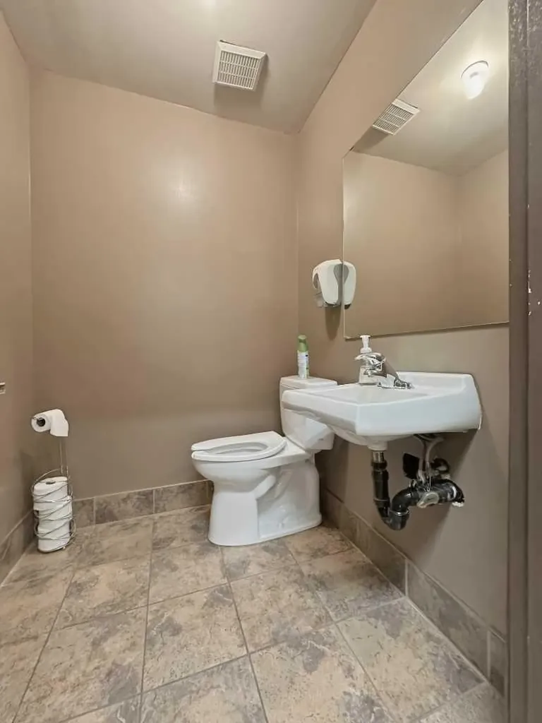 233 3 Avenue Strathmore AB T4A 0X8