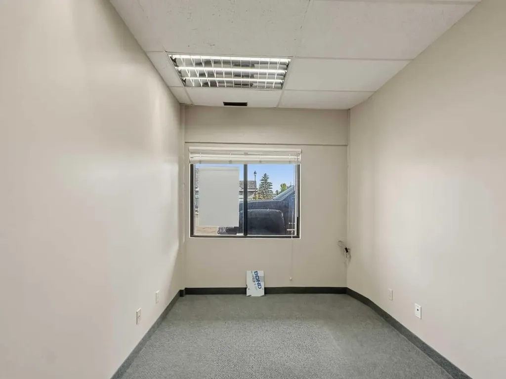 233 3 Avenue Strathmore AB T4A 0X8