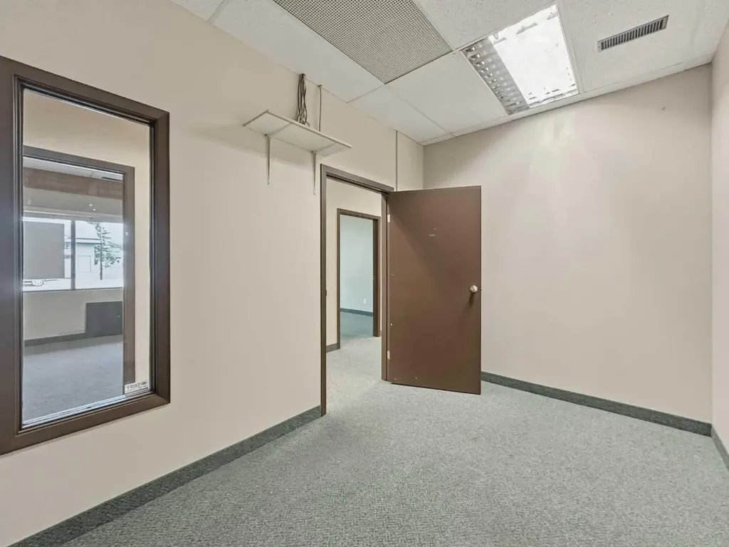 233 3 Avenue Strathmore AB T4A 0X8