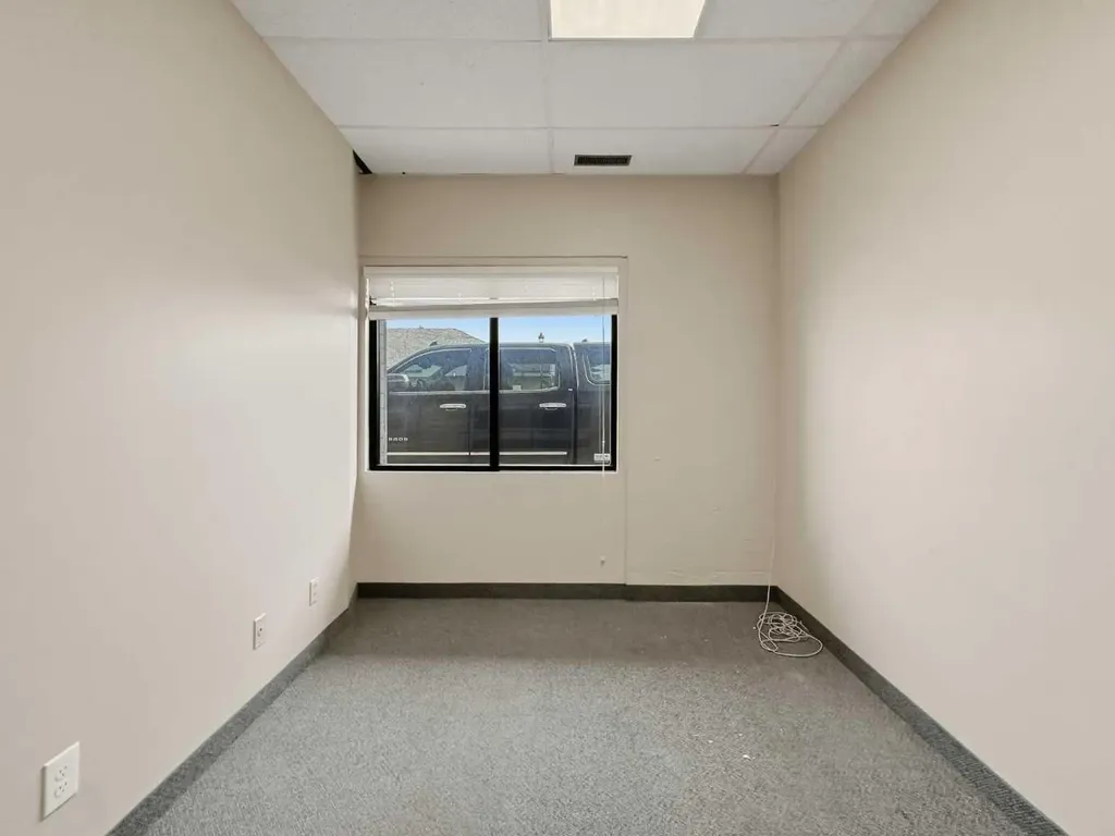 233 3 Avenue Strathmore AB T4A 0X8