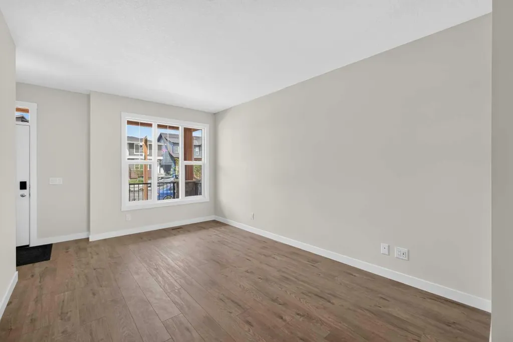 26 Starling Boulevard NW Calgary AB T3P 2V7