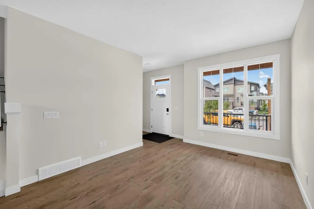 26 Starling Boulevard NW Calgary AB T3P 2V7