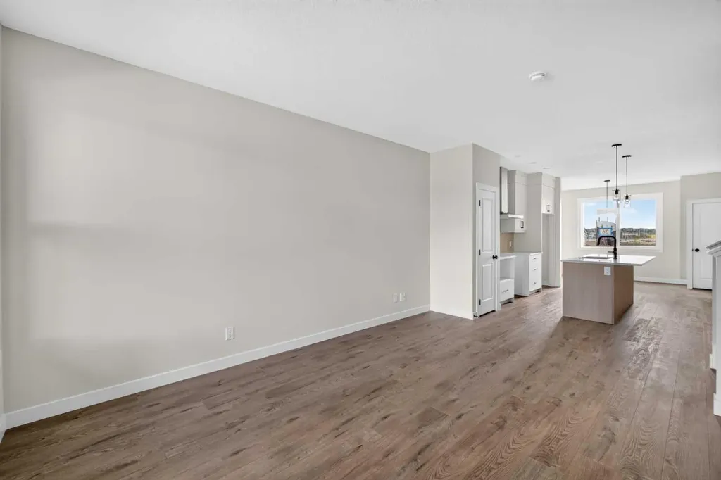 26 Starling Boulevard NW Calgary AB T3P 2V7