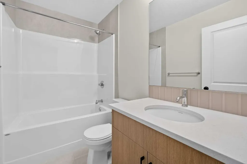 26 Starling Boulevard NW Calgary AB T3P 2V7